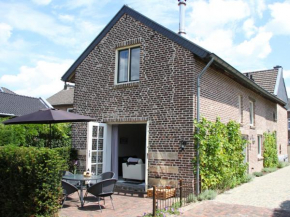 Luxurious Holiday Home in Eijsden near the River